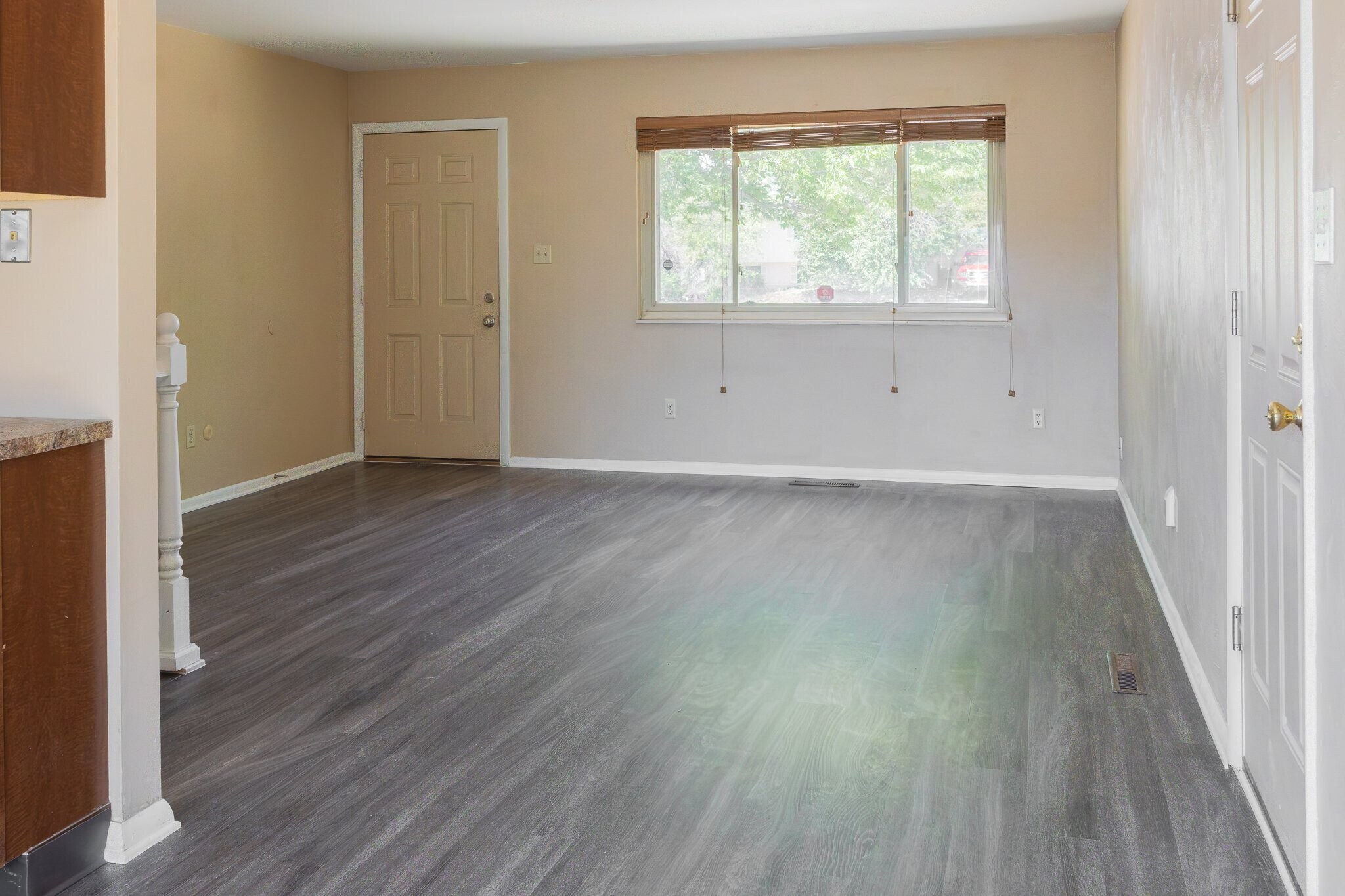 Building Photo - 2617 Montebello Dr W