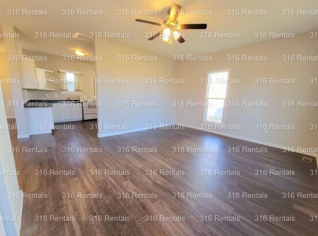 Building Photo - $1195 - 3 bed 1 bath - Single Family Home