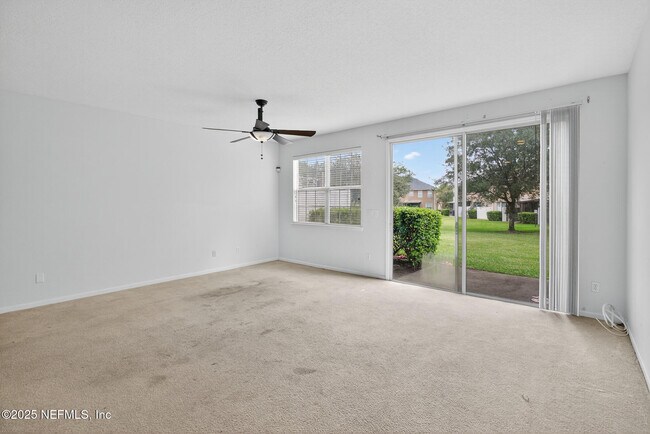 Building Photo - 3880 Buckthorne Dr