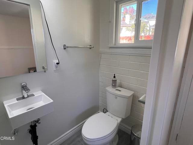 Building Photo - 4626 Viro Rd