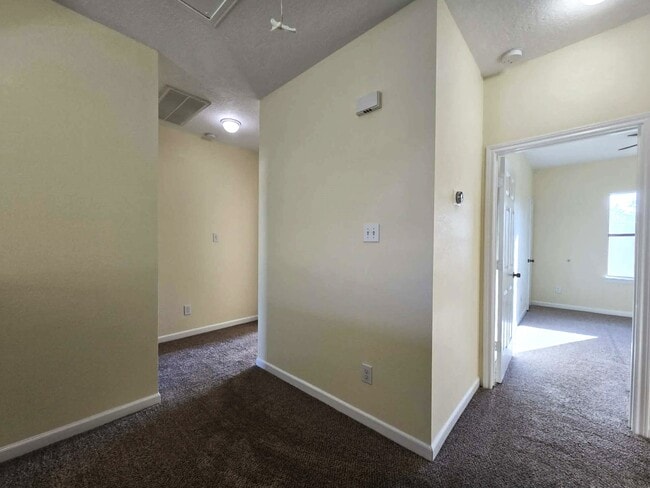 Building Photo - 6641 Midfield Dr