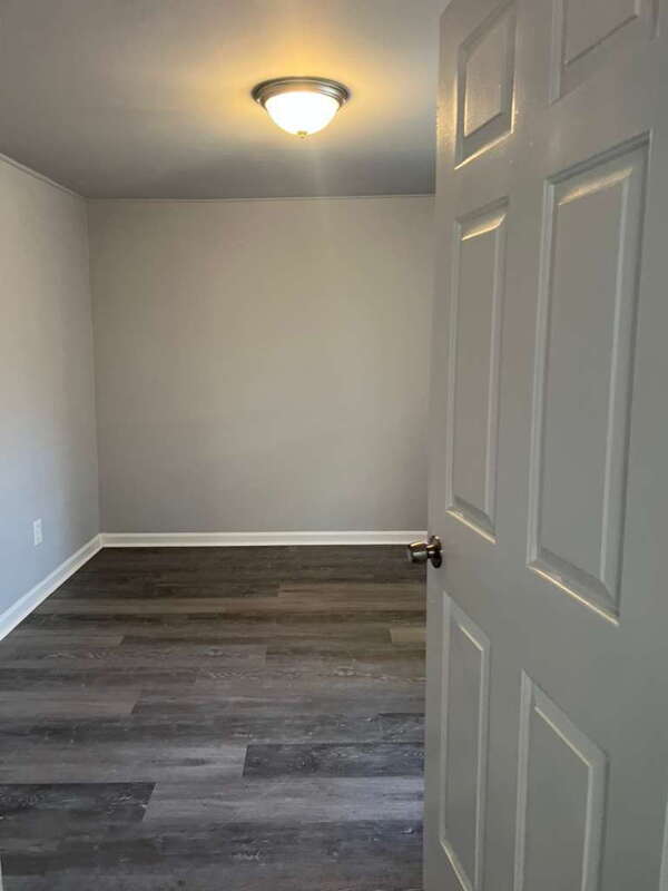 Building Photo - 5038 Westbrook Rd