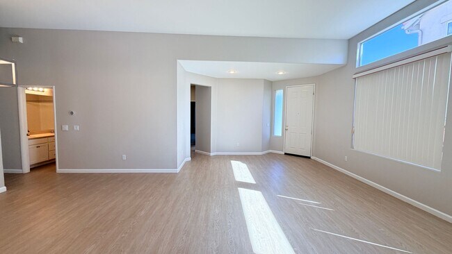 Building Photo - Beautiful 3 bedroom with AC in San Marcos