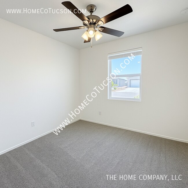 Building Photo - 5560 W Tumacacori Trl