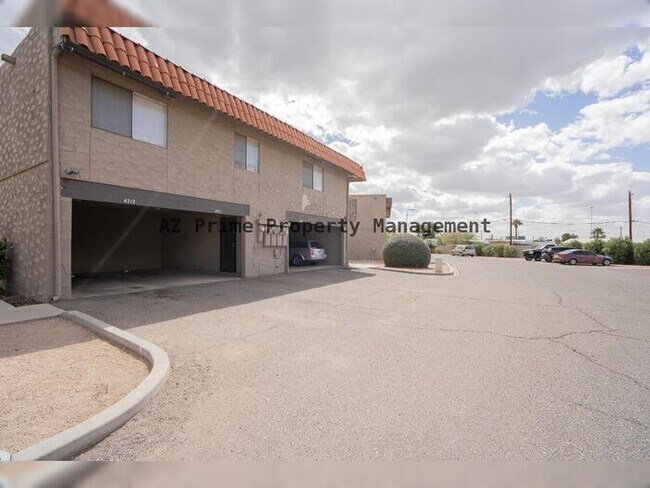 Building Photo - 4719 E Belleview St