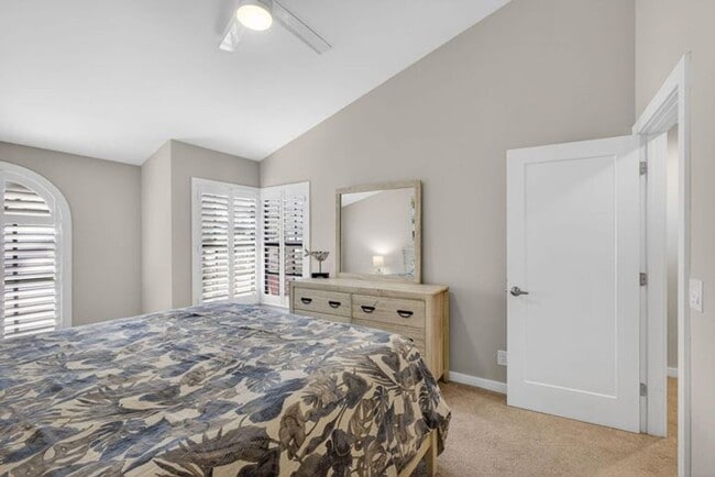 Building Photo - 2320 Treasure Isle Dr