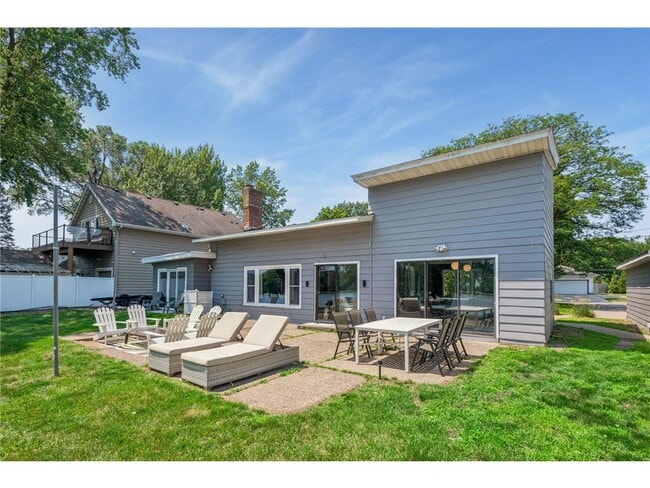 Building Photo - 5636 Twin Lake Terrace N
