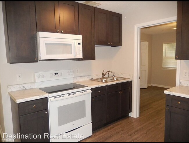 Building Photo - 1 br, 1 bath Triplex - 3212 Jim Lee Road B1