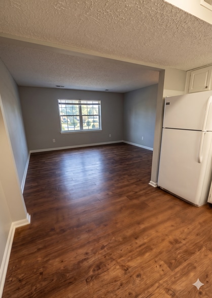 Building Photo - 7891 Thornfield Ln