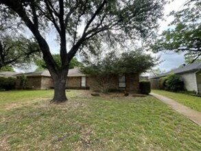 Building Photo - Dallas Duplex for Lease!!