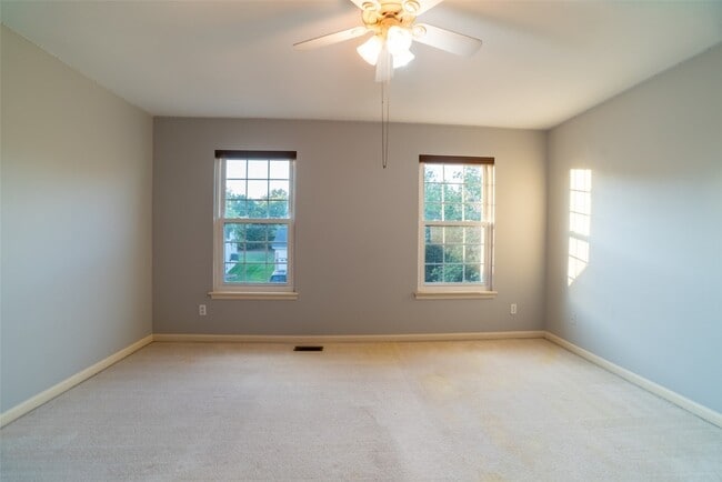 Building Photo - 570 Castle Ridge Dr