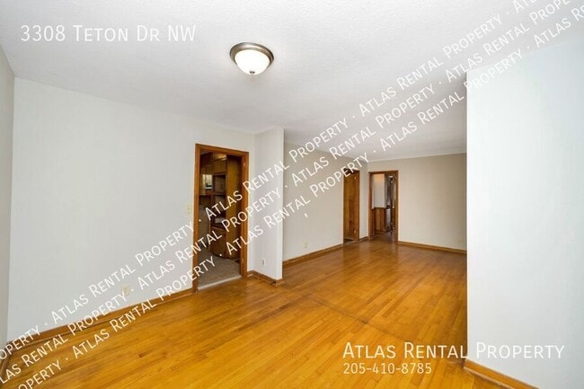 Building Photo - 3308 Teton Dr NW