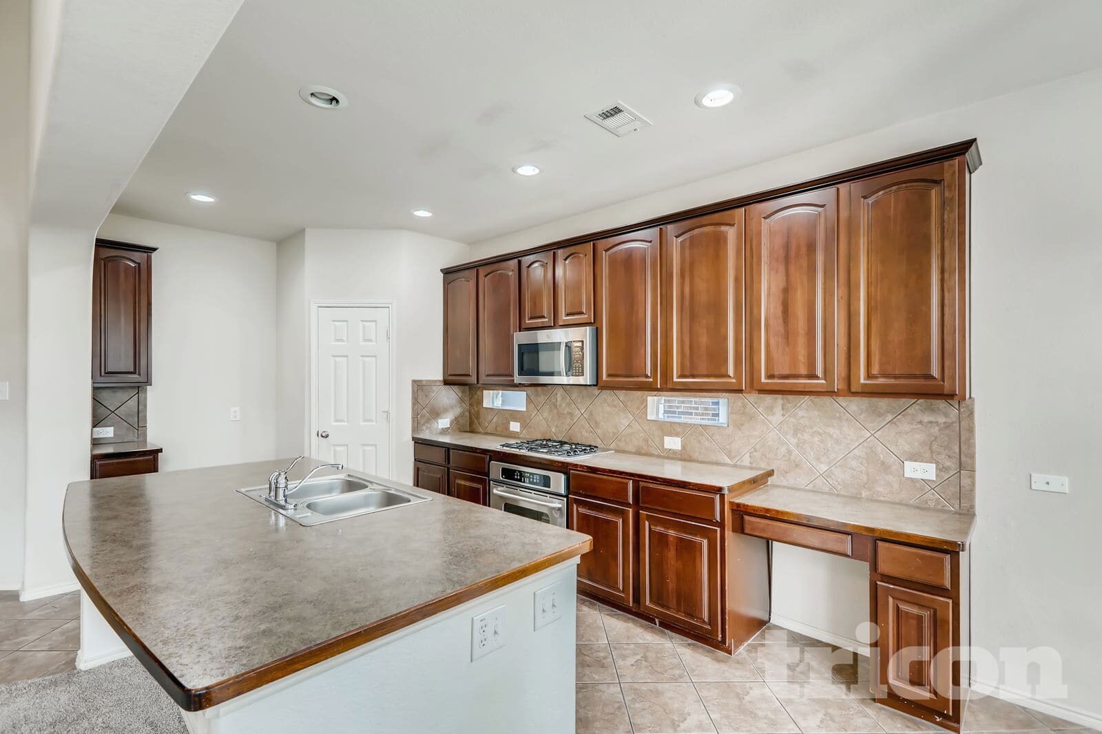 Building Photo - 5805 Paloma Blanca Dr