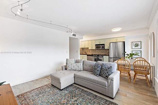 Building Photo - 65 Hendricks Isle