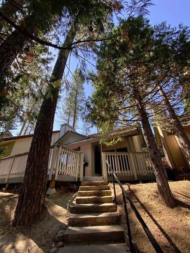 Front - 40506 Saddleback Rd