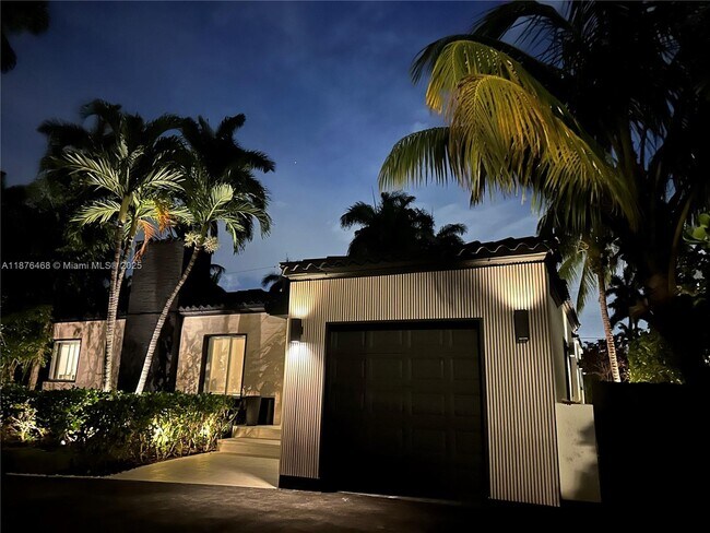 Primary Photo - 7700 Coquina Dr