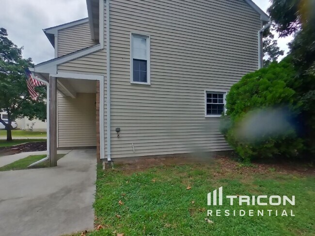 Building Photo - 4111 Lancaster Cir