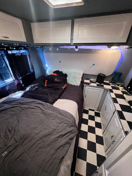 Primary Photo - 3926 Mehalia Dr