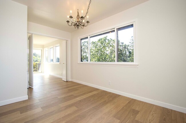 Building Photo - 4Bed/2Bath Home in  Kentfield with stellar...