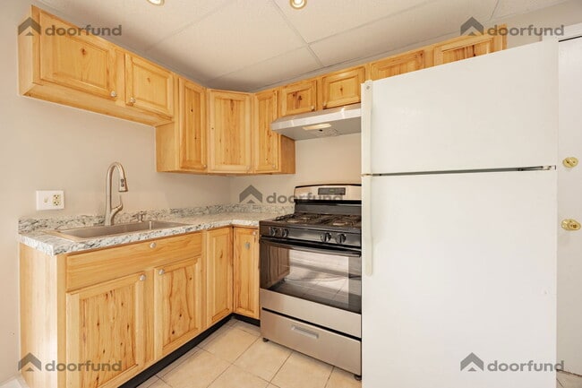 Building Photo - 4 Balloon Landing