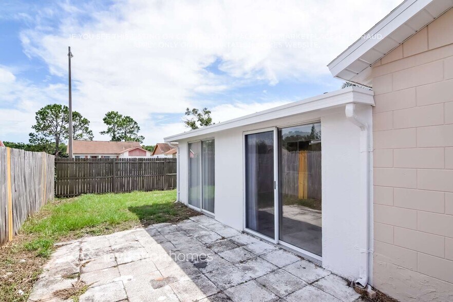 Building Photo - 1330 Coolmont Dr