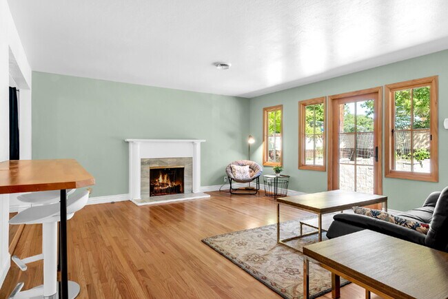 Building Photo - Discover the heart of central Davis living