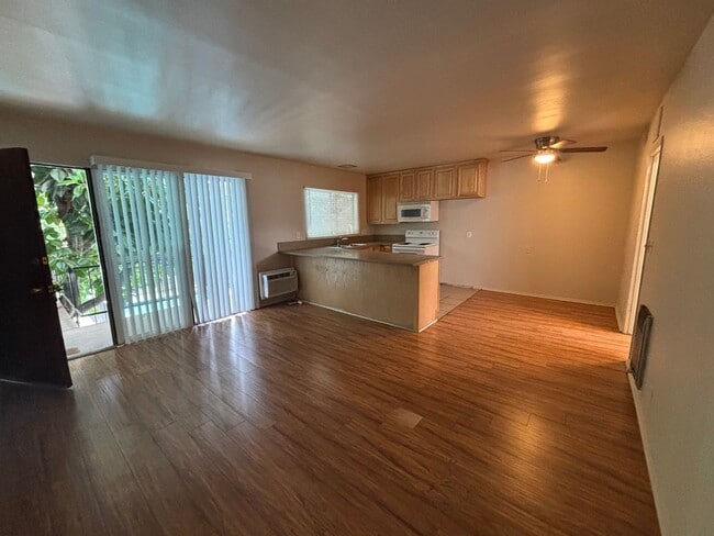 Building Photo - 6930 Fulton Ave