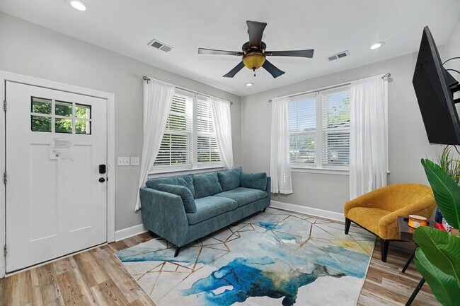Building Photo - Charming 3BR/2BA Home in North Charleston
