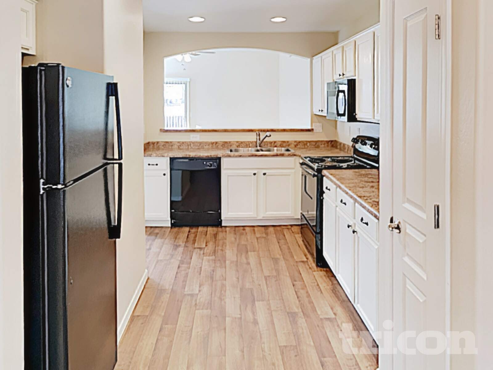 Building Photo - 30568 N Zircon Dr