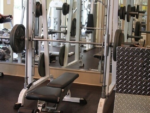 Building Photo - Great 1/1 unit with wood laminate floors, upgraded appliances and balcony!