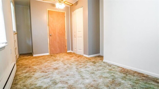 Building Photo - 1605 N Cedar St