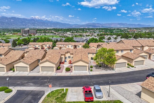 Building Photo - Available Now 3 Bed 3 Bath 2 Car Garage To...