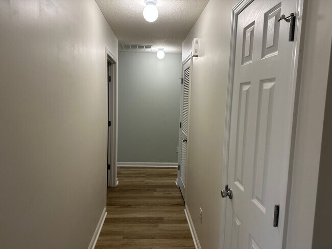 Building Photo - Spacious 4-Bedroom Home with Fantastic Ame...