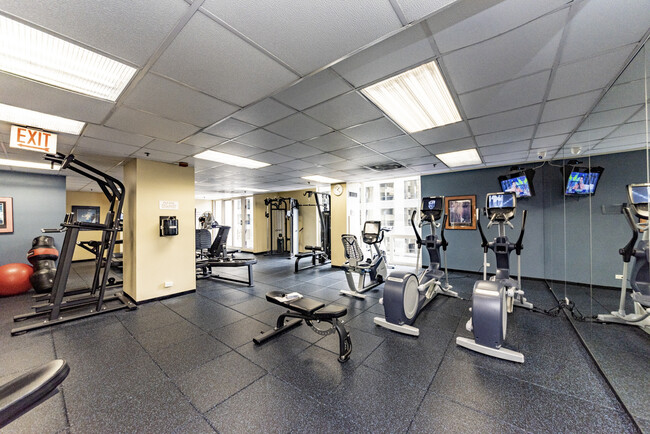 fitness center - 200 N Dearborn St