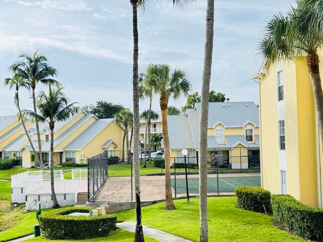 Building Photo - 6323 La Costa Dr