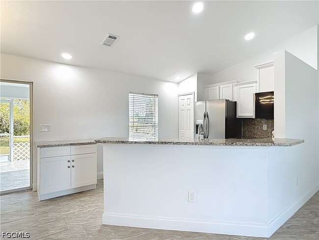 Building Photo - 18522 Robinson Ave