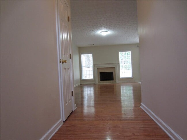 Building Photo - 6030 Grovegate Ln