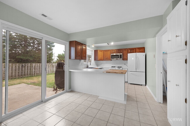 Building Photo - 309 Thistle Dr