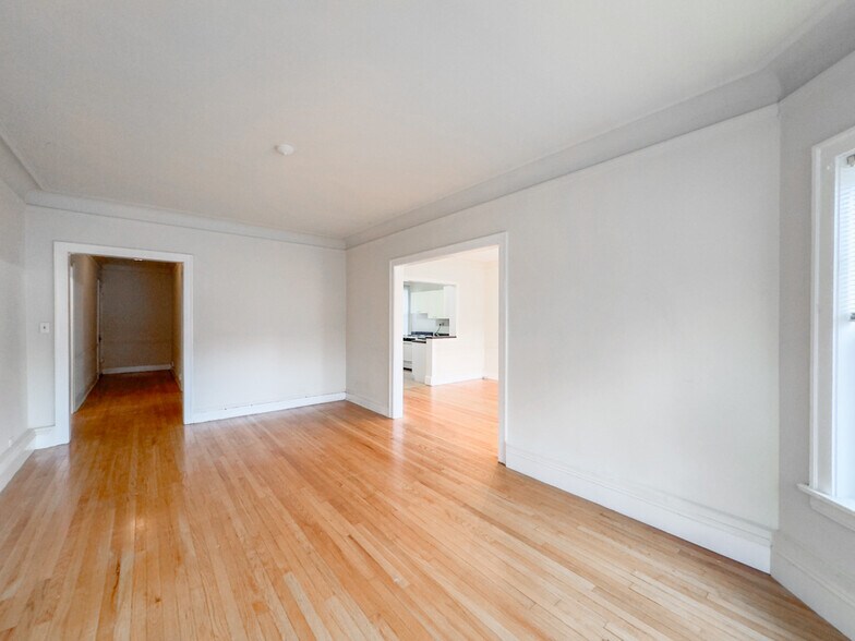Building Photo - 1308 Oak Ave