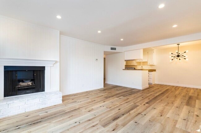 Building Photo - 4524 Tujunga Ave