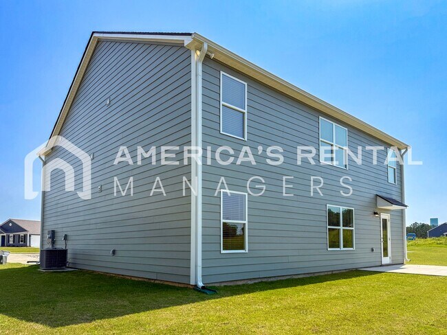 Building Photo - Gorgeous New Construction 5 Bed / 3 Bath H...