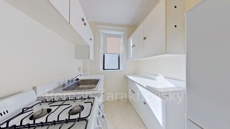 Building Photo - 1152 Commonwealth Ave