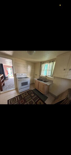 Building Photo - 945 9th St