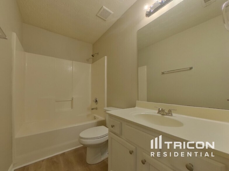 Building Photo - 441 Pondweed Dr
