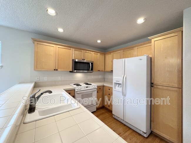 Building Photo - 16933 NW Arizona Dr