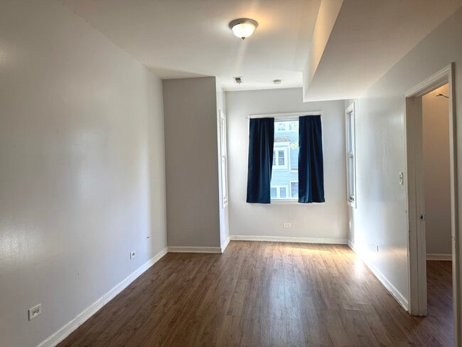 Building Photo - 1711 N Kimball Ave