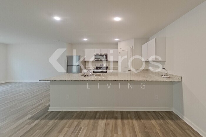 Building Photo - 2607 Provence Dr SE