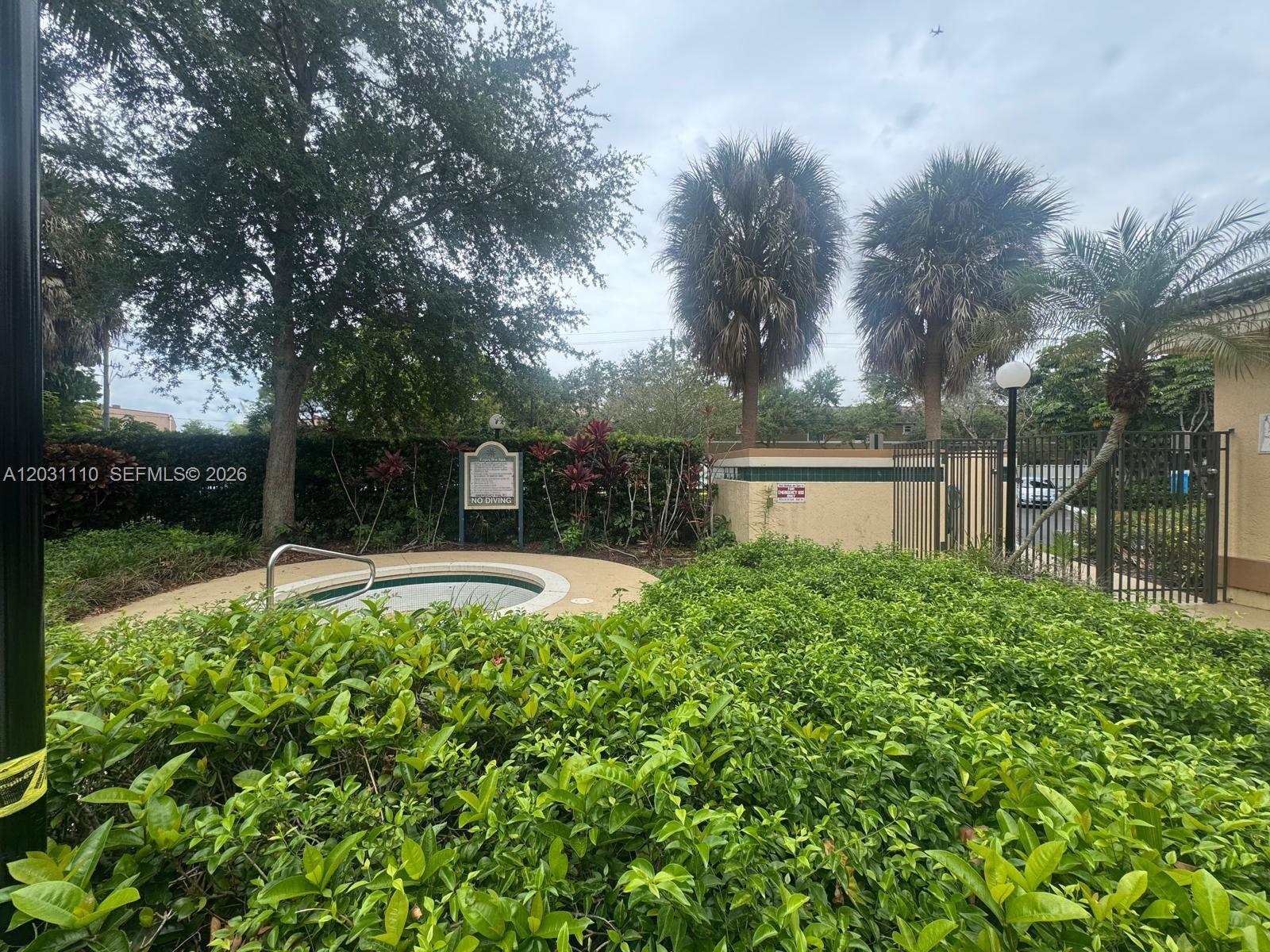 Building Photo - 9999 Summerbreeze Dr