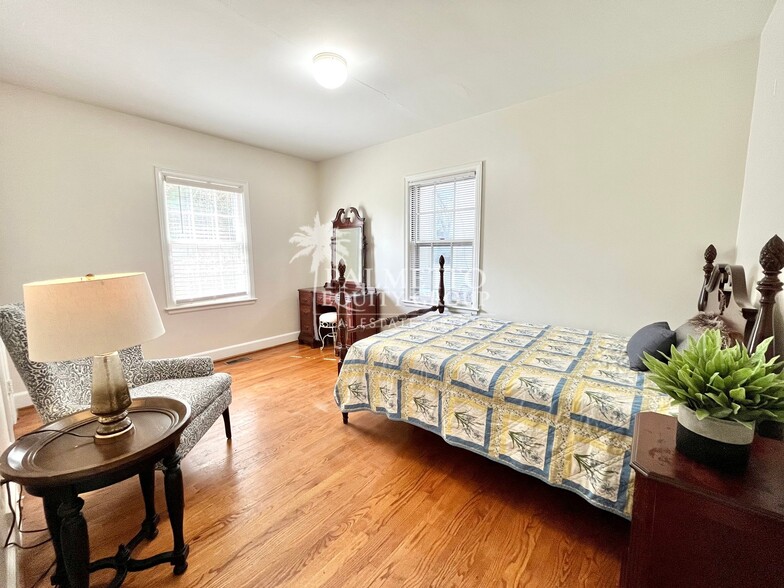 Building Photo - 1132 W Northwood St