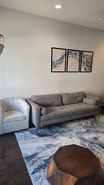 Building Photo - 117 City View Ct NE